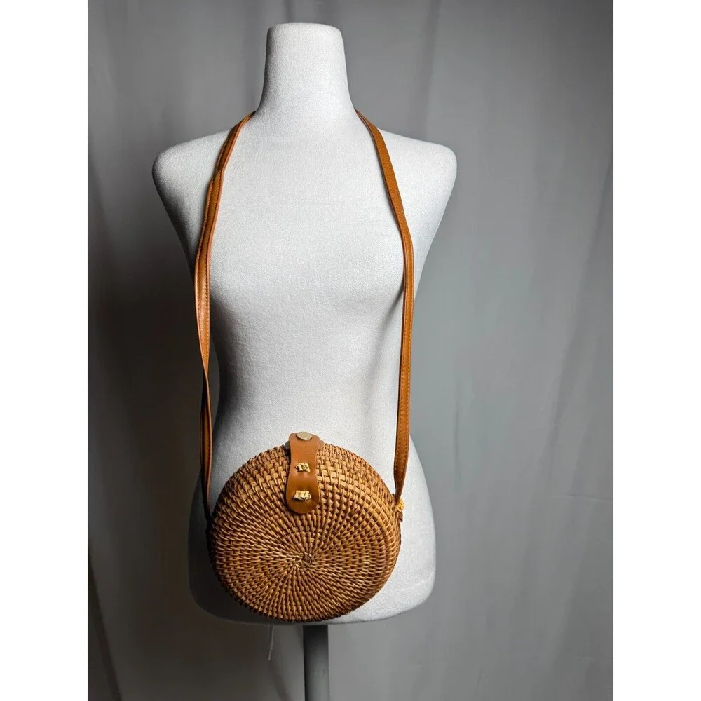 Round Circle Rattan Purse Crossbody Wicker Handwoven 8" Bag Purse Summer & Rose - Picture 9 of 10
